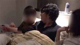 柳內良仁被爆淫郎攝影師遭到粉絲們大退讚。（圖／翻攝自週刊文春）