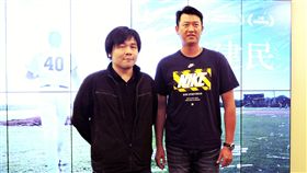 王建民出席紀錄片映後見面會台中場以台灣旅美棒球投手王建民（右）為主角的紀錄片「後勁：王建民」14日即將在全台上映，9日舉行台中首映場，王建民與導演陳惟揚（左）一起現身映後見面會，和球迷相見歡。中央社記者郝雪卿攝　107年12月9日