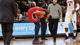 ▲葛里芬與戴維斯的衝撞，造成戴維斯受傷。（圖／美聯社／達志影像）