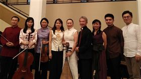 台北中央C室內樂團  洞悉東西詮釋中西作品台北中央C室內樂團年度歲末製作「洞悉東西」，以尋找東西方音樂文化對話為目標，兼容並蓄東西音樂文化的發展，30日將在台北演奏廳演出。（台北中央C室內樂團提供）中央社記者鄭景雯傳真　107年12月9日