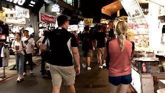 水果賣老外4百！老闆急請客堵她嘴