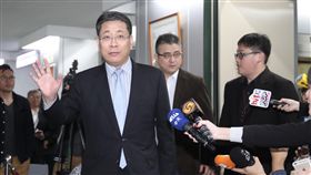 李文輝拜會柯文哲（1）上海市台灣事務辦公室主任李文輝（前）等人10日前往台北市政府，拜會台北市長柯文哲。中央社記者吳家昇攝　107年12月10日