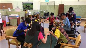 全國原鄉第一個　屏東設原民生活機能中心（1）屏東三地門鄉設置全國原住民鄉第一個促進原民健康延緩老化的生活機能中心，引進日本淺木醫院「起立坐下」復健訓練法。（屏東基督教醫院提供）中央社記者郭芷瑄傳真　107年12月10日