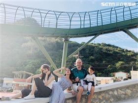 高雄最長的滾輪式溜滑梯