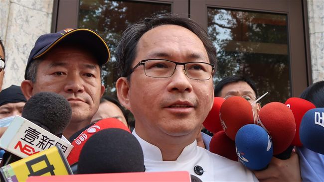 講吳寶春被攻擊　人渣嗆：敗票大軍！