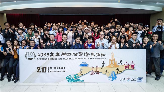不死鳥謝千鶴　分享很長的故事