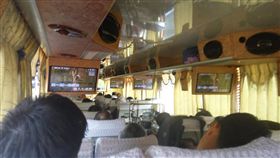 遊覽車,卡拉OK,老人團,行程,爆廢公社　圖／翻攝自臉書爆廢公社