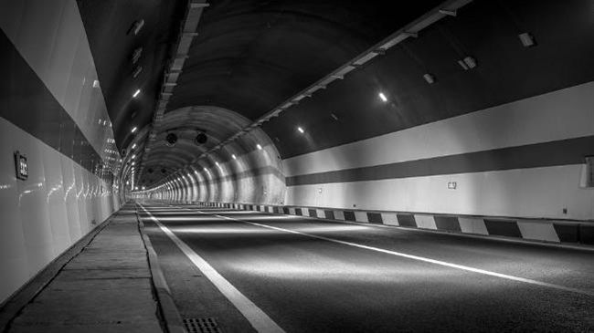 兒進隧道喊這句…母超毛：剛有人死了