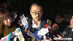 孫安佐律師郭上維說明案情（楊忠翰攝）