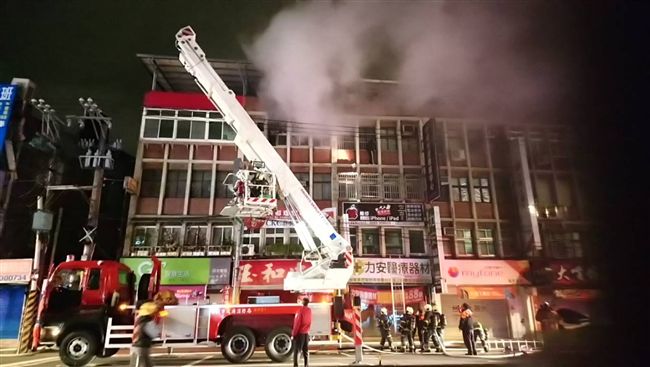 停電點蠟燭釀災害妻喪命　夫傷心欲絕