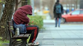 寒流將過　即將回溫（2）中央氣象局表示，13日全台氣溫仍偏低，但白天起冷空氣逐漸減弱，14日全台高溫都有機會達20度以上。中央社記者孫仲達攝　107年1月13日