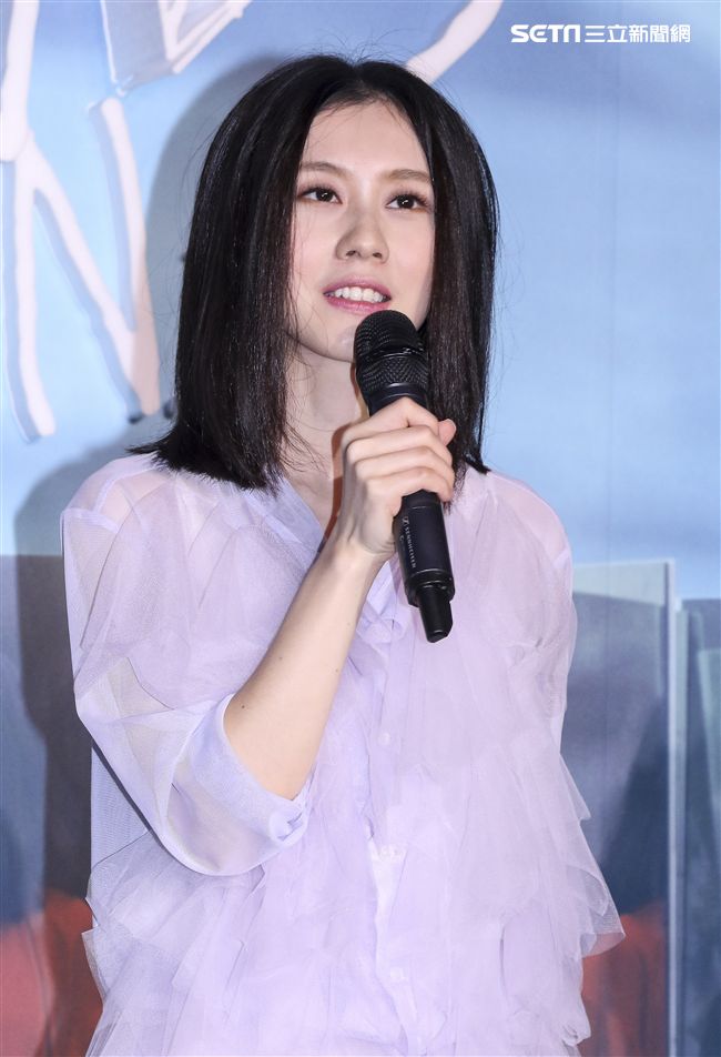 創作精靈歌手白安睽違四年再度發片，第三張全新專輯「1990s」將在12/14發行。（記者林士傑/攝影）