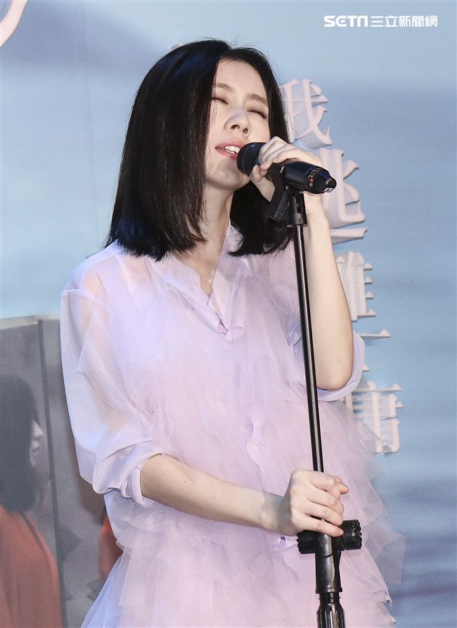 創作精靈歌手白安睽違四年再度發片，第三張全新專輯「1990s」將在12/14發行。（記者林士傑/攝影）