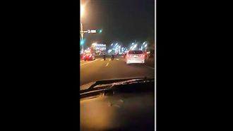 殺人通緝犯拒檢撞警　挨轟6槍仍脫逃