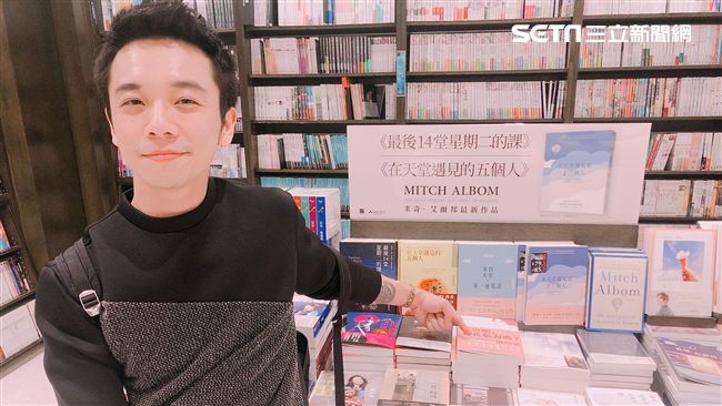 暖男作家英雄救美　聖誕獻超狂甜蜜禮