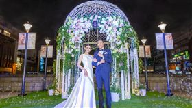 迎接耶誕節　飯店布置溫馨浪漫（1）迎接耶誕節，台北晶華酒店和珠寶品牌合作打造「戶外證婚亭」，以歐式浪漫古典花園概念規劃，要讓在酒店結婚的新人或路過的民眾都能體驗電影般的場景，感受浪漫氛圍。（台北晶華酒店提供）中央社記者陳葦庭傳真　107年12月12日
