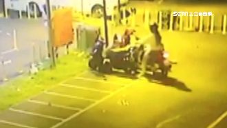 練車暴衝毀3機車　女騎士裝傻肇逃