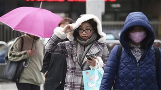 入夜濕冷防大雨　玉山、合歡山恐降雪