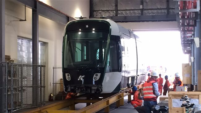 輕軌二階第2列車　海運一個月抵高雄