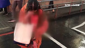 女童搭公車誤投千鈔　司機暖心先代墊