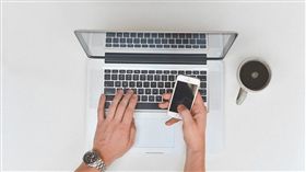 上網,電腦,手機（示意圖／翻攝自pixabay）