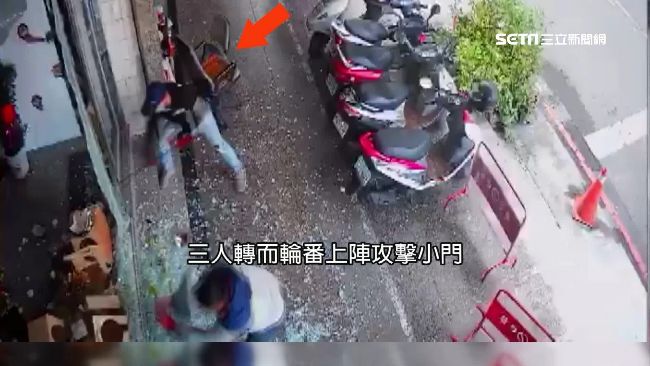 玻璃小門狂砸仍不破！專家關鍵是這個
