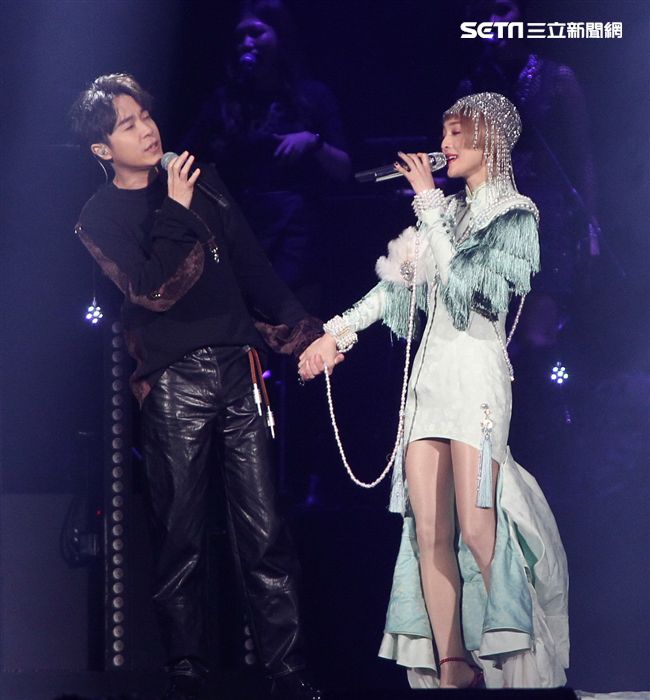 張韶涵「旅程｣小巨蛋演唱會青峰特別來賓。（記者邱榮吉/攝影）