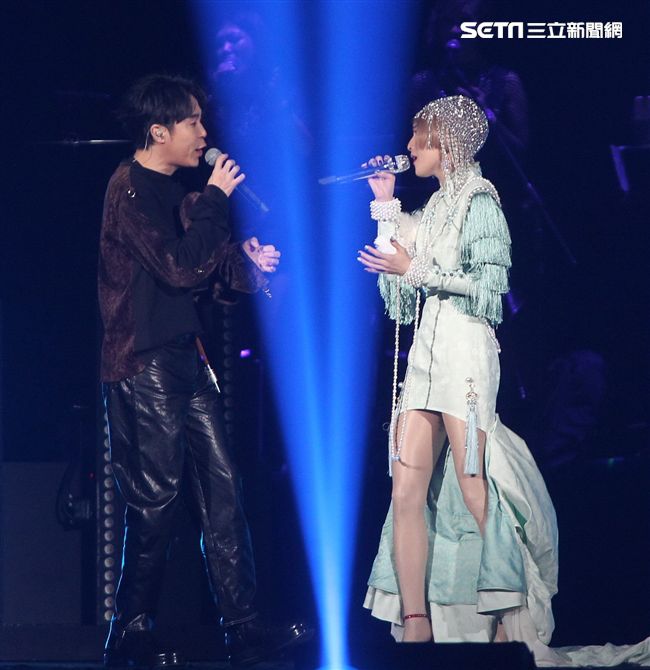 張韶涵「旅程｣小巨蛋演唱會青峰特別來賓。（記者邱榮吉/攝影）