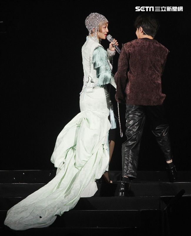 張韶涵「旅程｣小巨蛋演唱會青峰特別來賓。（記者邱榮吉/攝影）