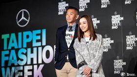 黑人陳建州與范范夫婦倆已到人生另一階段。（圖／翻攝自黑人陳建州臉書）