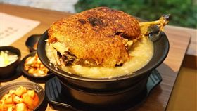 本家長壽村,人蔘鍋巴雞粥(記者郭奕均攝影)