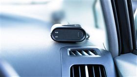 油門誤踩加速抑制系統(圖/翻攝網路)