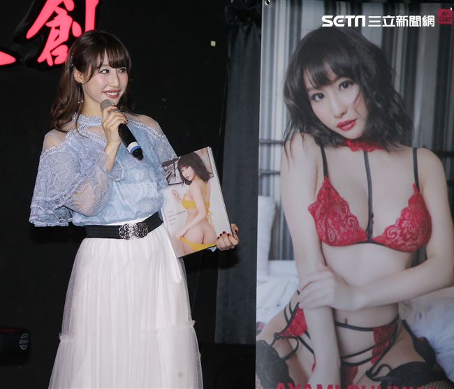 超人氣日本AV女優彩美旬果來台宣傳寫真集。（記者邱榮吉/攝影）