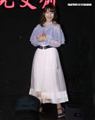 超人氣日本AV女優彩美旬果來台宣傳寫真集。（記者邱榮吉/攝影）