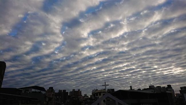 北部天空現「地震雲」　網友喊有準！