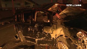 9學生租車北上遊玩　自撞翻車釀4傷