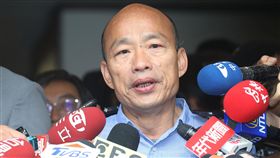 韓國瑜現身台北受訪國民黨籍高雄市長當選人韓國瑜28日下午現身台北，並接受媒體訪問。中央社記者吳翊寧攝　107年11月28日