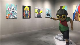 台灣星級飯店首辦大型藝術展台北文華東方酒店推出「ALL THE RAGE台北國際潮流藝術展」，展期從即日起到2月18日，展出超過200件繪畫與雕塑創作真跡，這也是台灣星級飯店首次舉行大型藝術展覽活動。中央社記者陳葦庭攝　107年12月16日