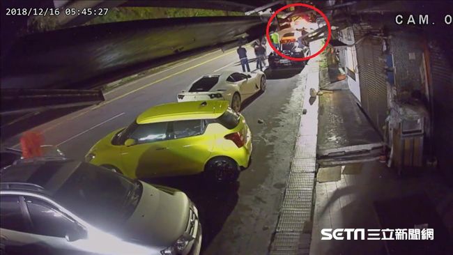 撞擊瞬間曝光！孝子送金紙恍神撞超跑