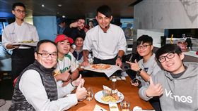 林子偉球迷會，製作手工PIZZA給球迷品嘗。（圖／寶悍運動平台提供）