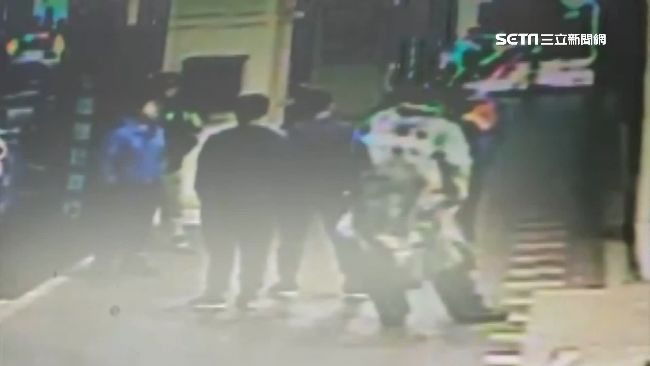 女遇怪男勒頸扯髮！正義哥們機警解救