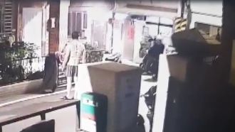 逼國中生下跪　男再拿鐵鎚猛砸鄰居頭