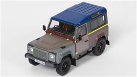 Paul Smith + Land Rover Defender 90模型車。（圖／翻攝網站）