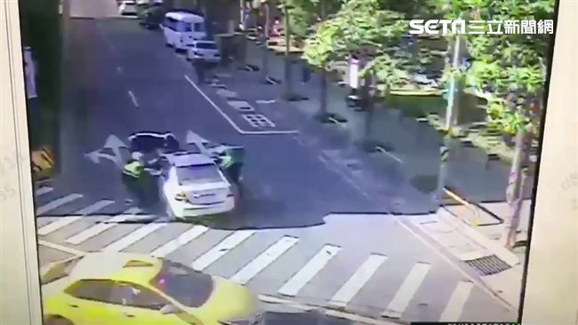 通緝犯拒檢肇逃　友幫腔譙警狼狽就逮