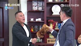 萬伯追著英泰打，讓網友紛紛喊讚。