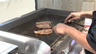 賣場也有代客烹煮　買牛排主廚幫你煎