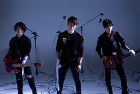 ▲赤世代新單曲的MV突破以往風格。（圖／翻攝自赤世代臉書）