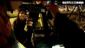 丁男喝了半杯高梁酒後，騎車出門幫小孩買巧克力，卻因酒駕遭警方逮捕，訊後依公共危險罪移送法辦（翻攝畫面）