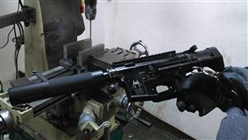 桃園,刑事局,改造槍枝,槍砲彈藥刀械管制條例,工廠。翻攝畫面