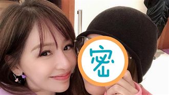 王心凌黏閨密…網暴動：誰才是心凌？